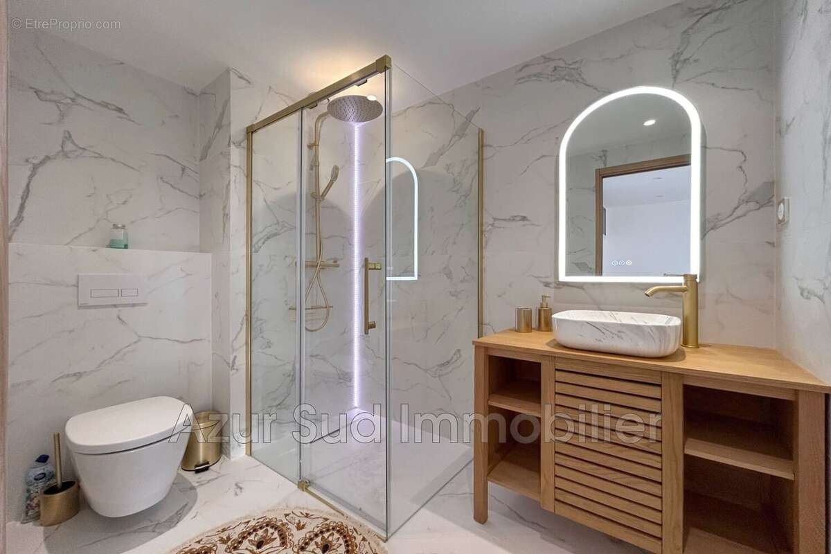 Appartement à VALLAURIS