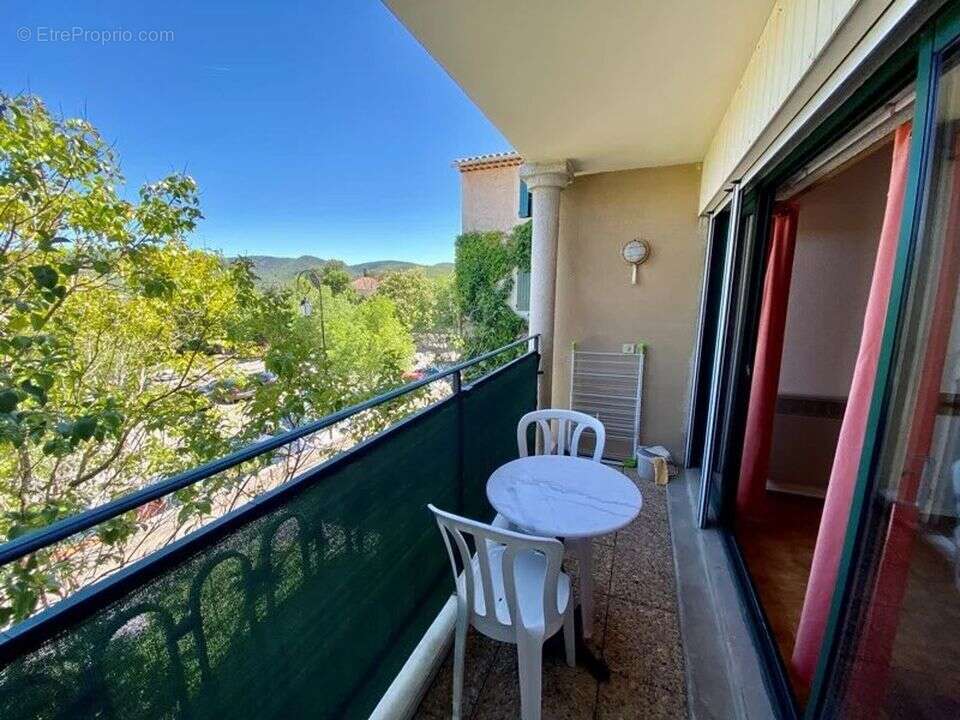Appartement à GREOUX-LES-BAINS