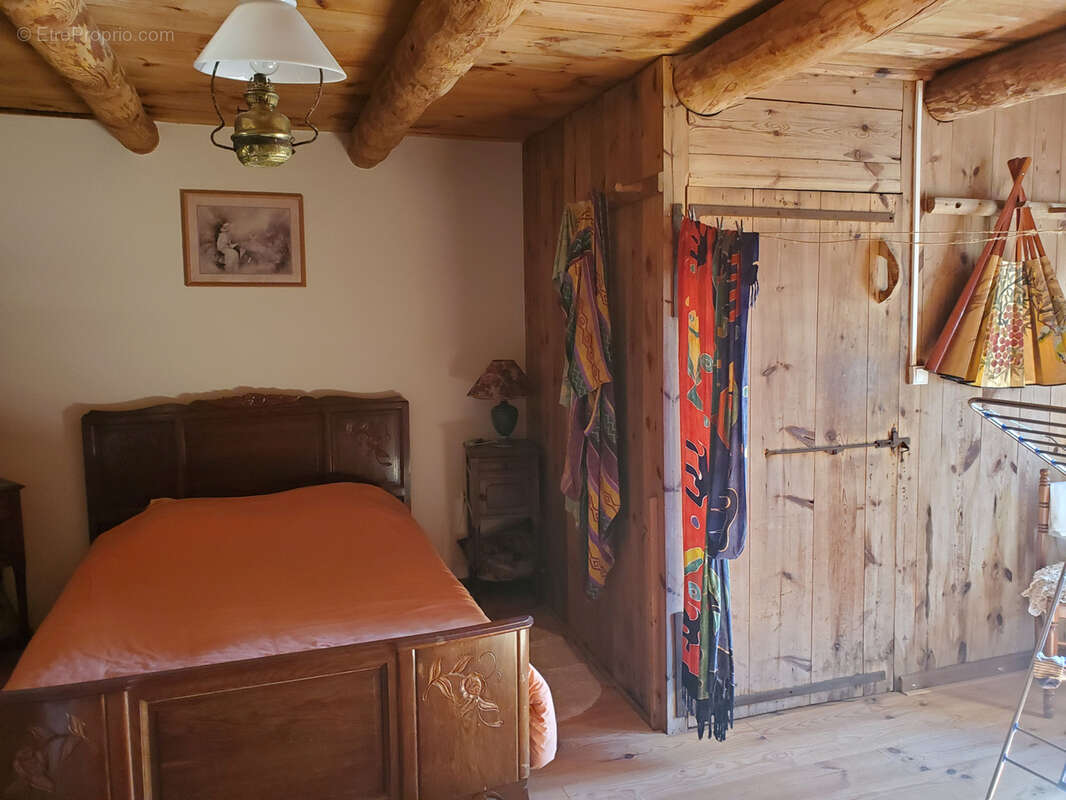 Maison à CAYRES
