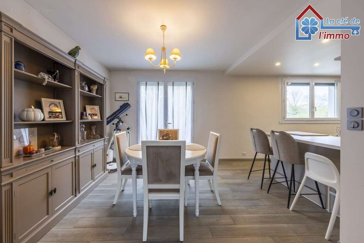 Maison à MOISSY-CRAMAYEL