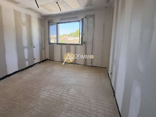 Six Fours les Plages Villa neuve T5  130 m 2  hab avec garage et piscine - photo 10