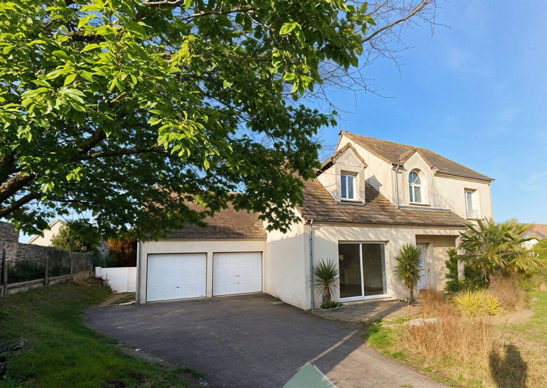 Maison à HOUDAN