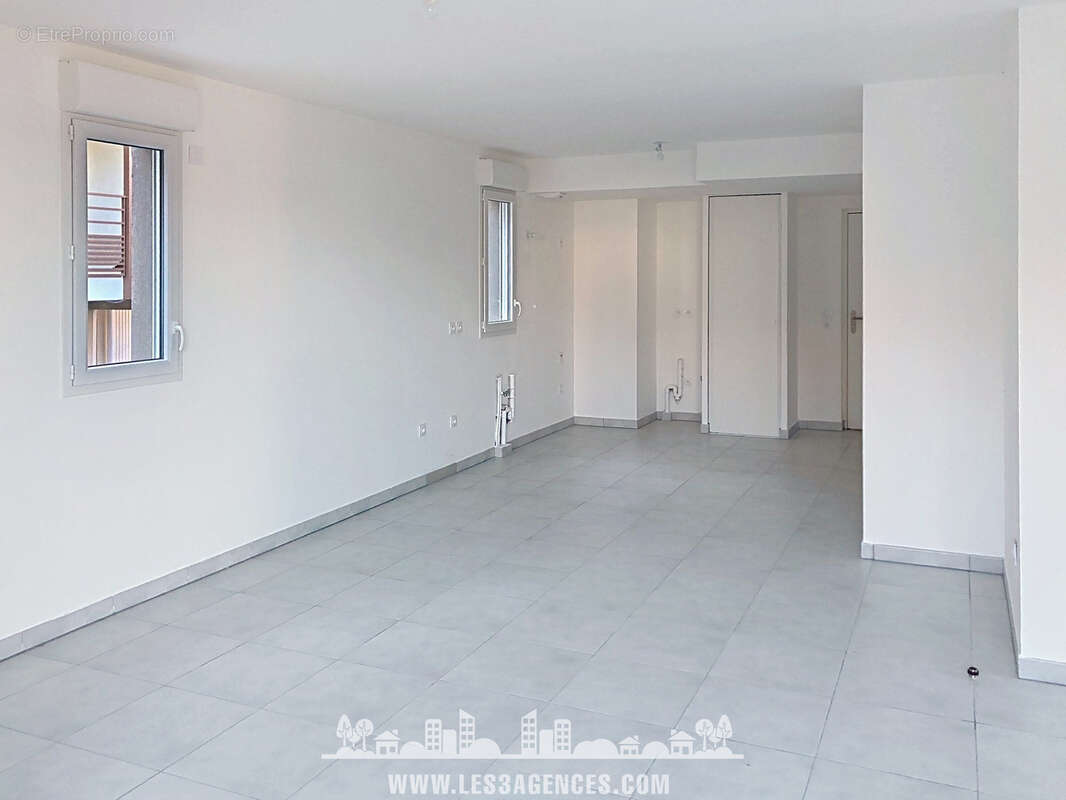 Appartement à COGOLIN