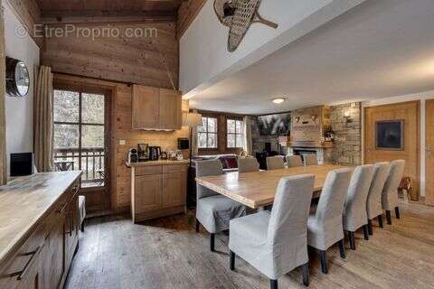 Maison à LES CHAPELLES