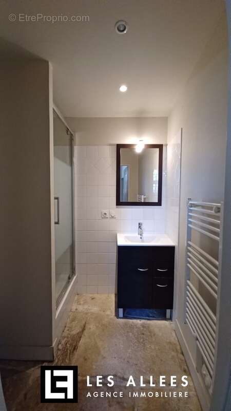 Appartement à VALREAS