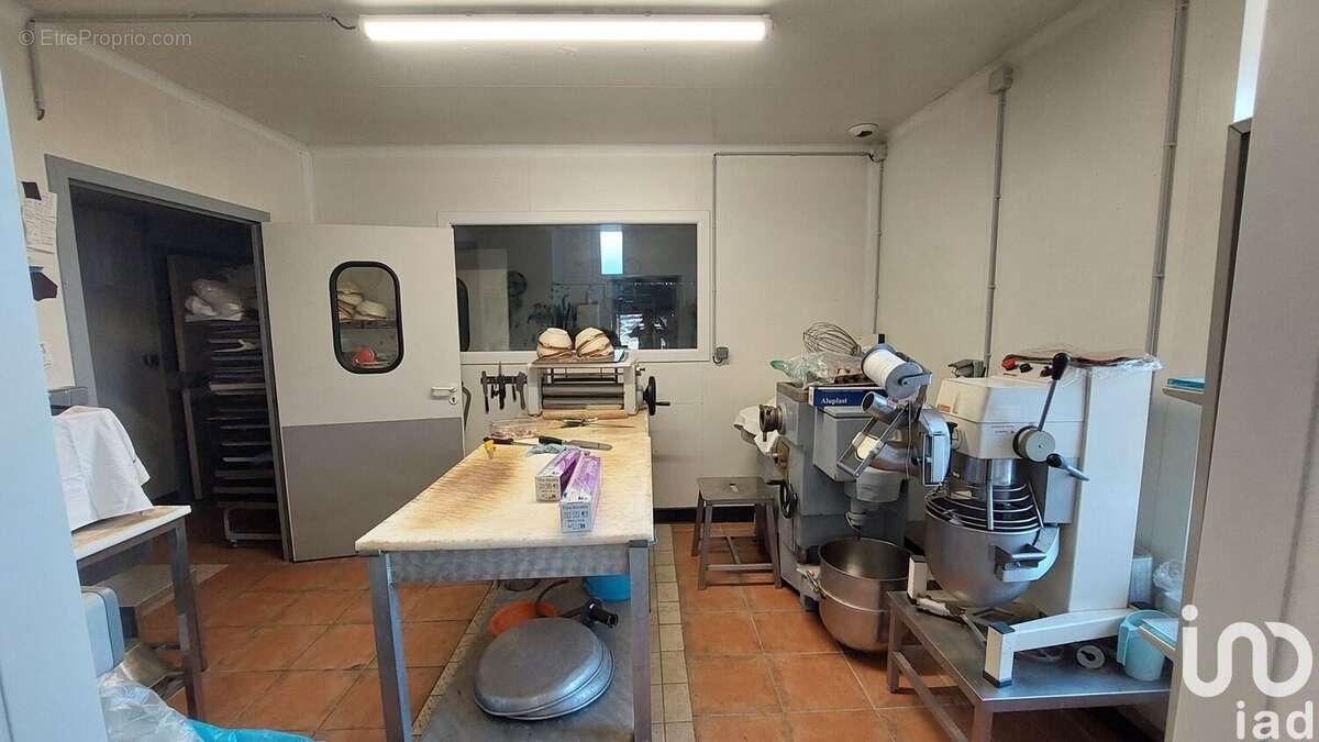 Photo 3 - Commerce à GRACAY