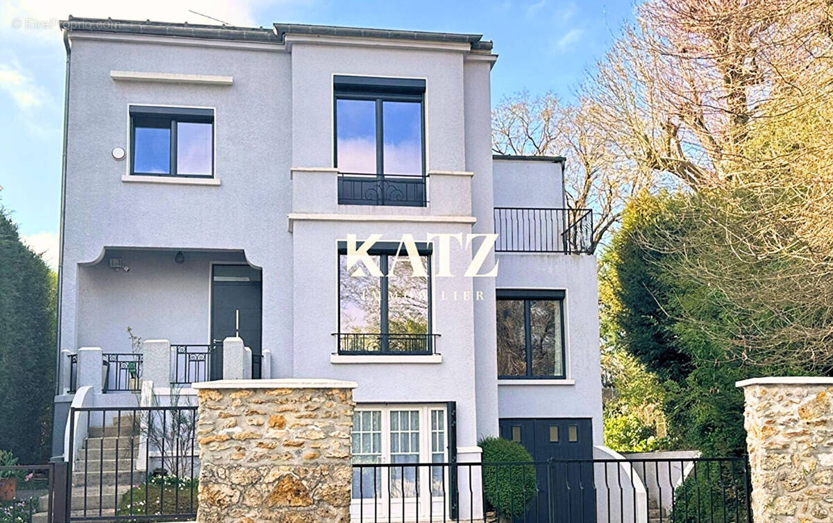 Maison à VAUCRESSON