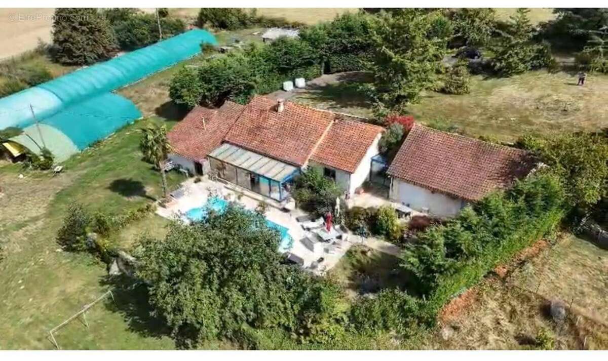 Maison à PERPEZAC-LE-NOIR