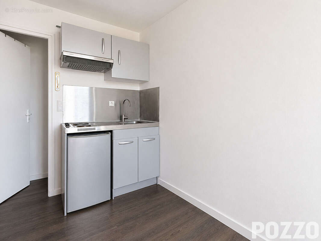 A VENDRE - Studio Vue mer à GRANVILLE (50400) - Idéal investissement locatif. - photo 3