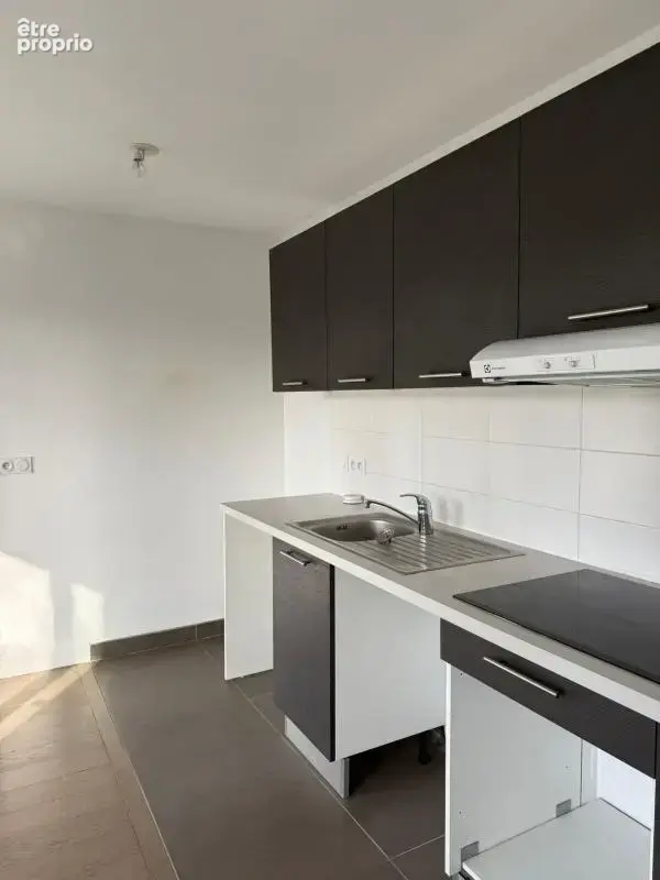Studio - Immeuble récent - Saint Maurice 11 - photo 5