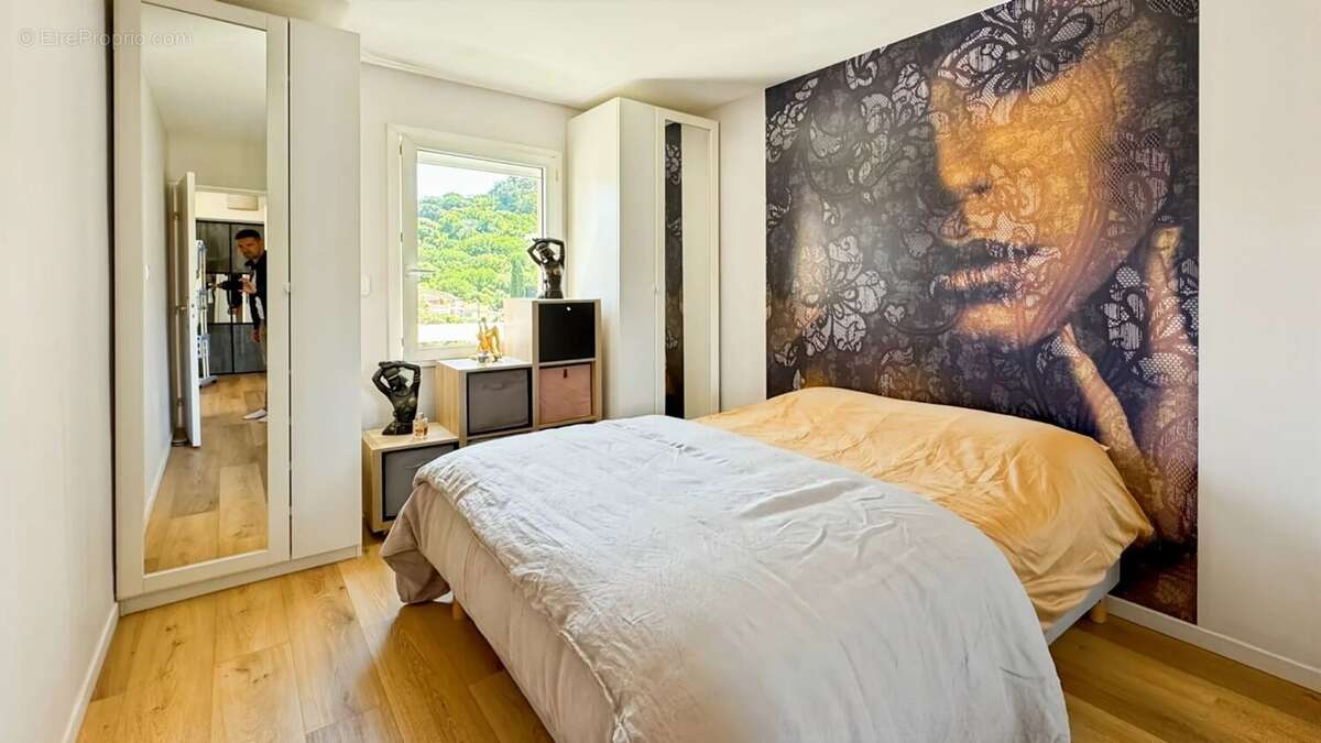 Appartement à VALLAURIS