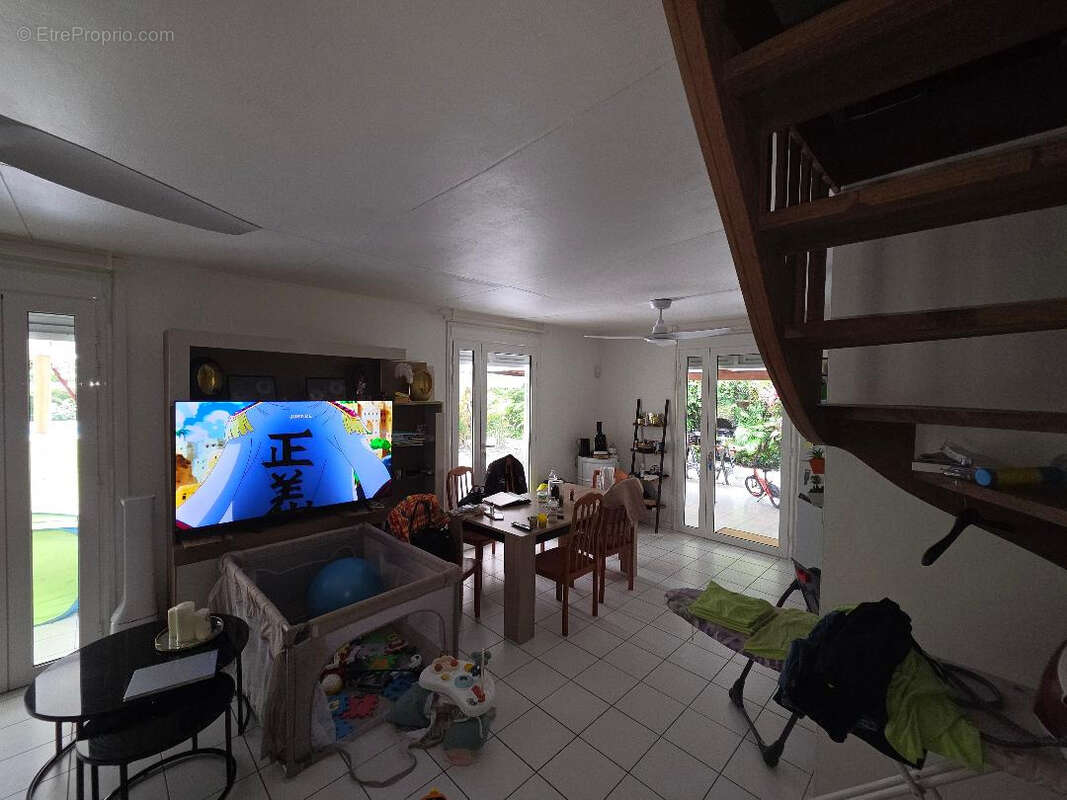 Maison à REMIRE-MONTJOLY