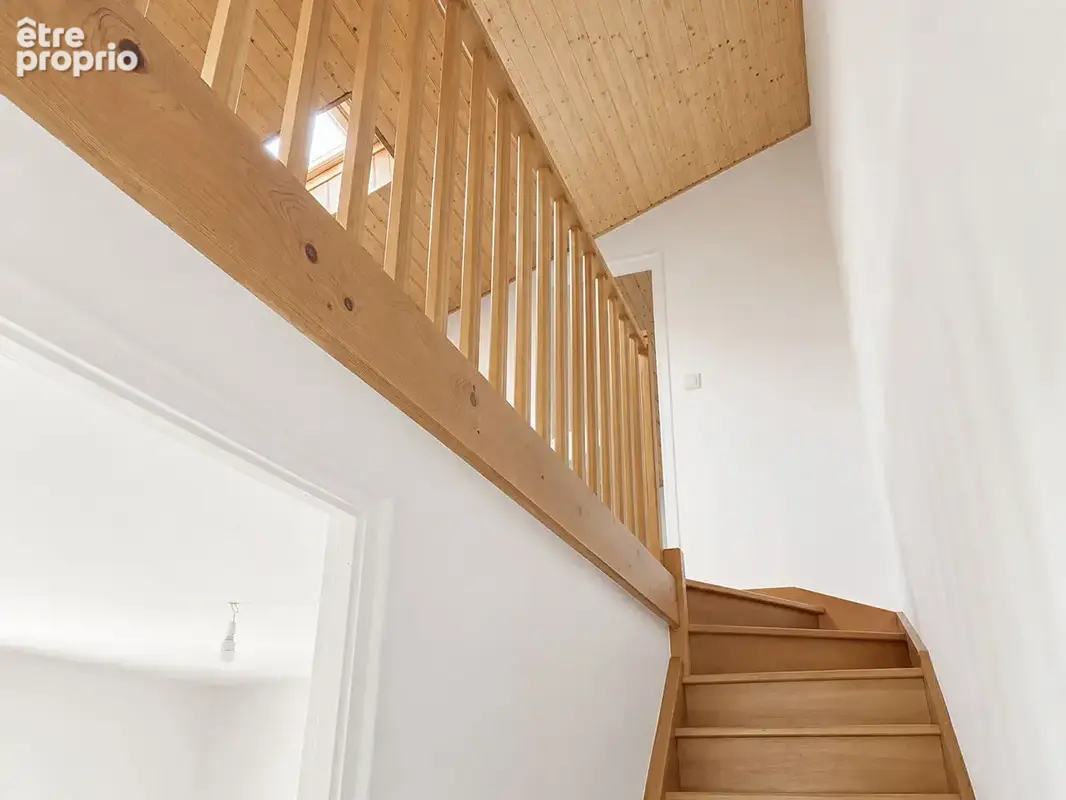 Maison mitoyenne rénovée , secteur eysses . - photo 6