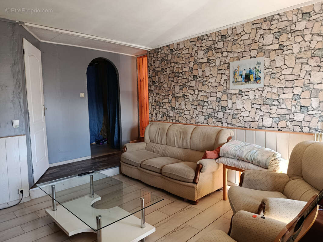 Maison à SALAVRE
