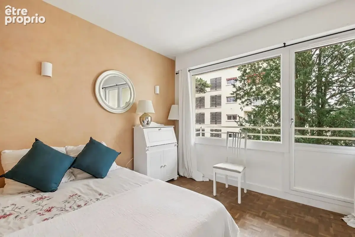 BAS DE CHATOU à 3 mn du RER appartement 5 pièces de 123.55 m² avec 3 chambres, balcon, ascenseur - photo 9