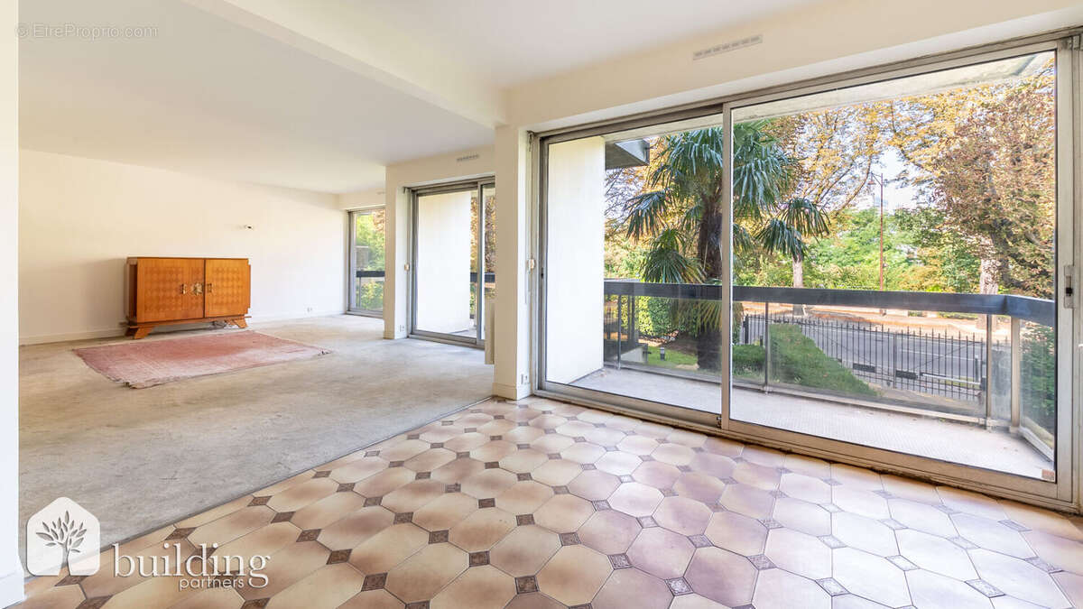 Appartement à NEUILLY-SUR-SEINE