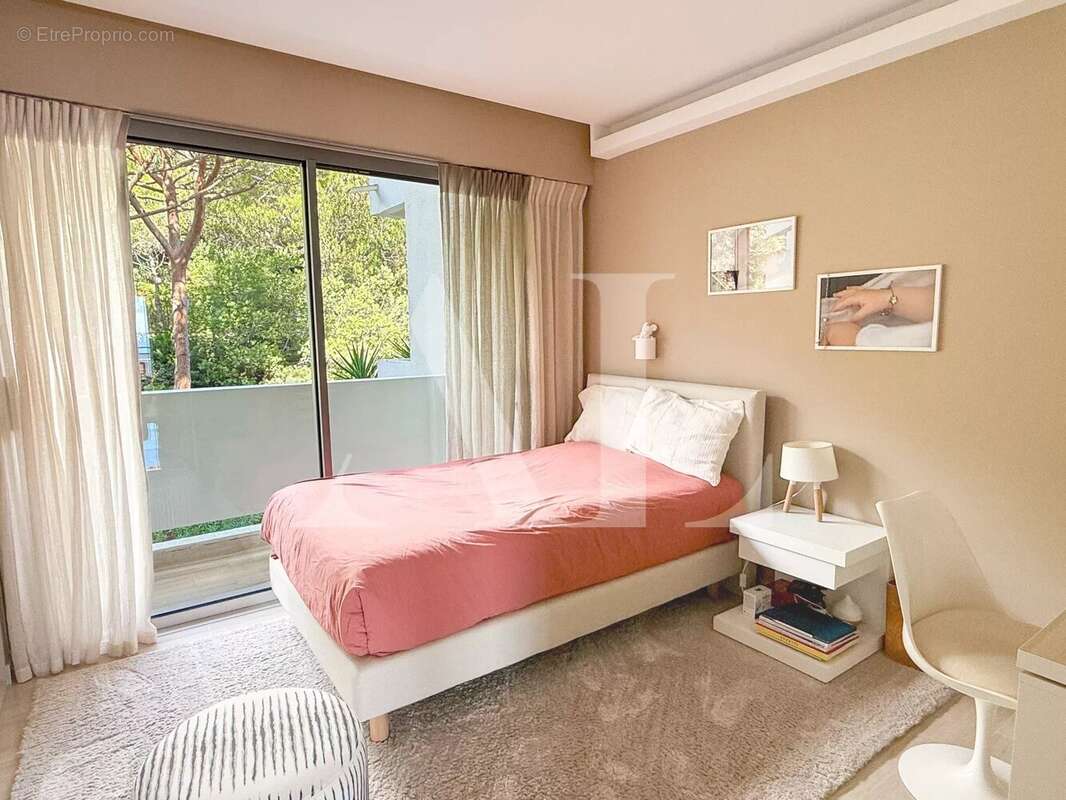 Appartement à VALLAURIS