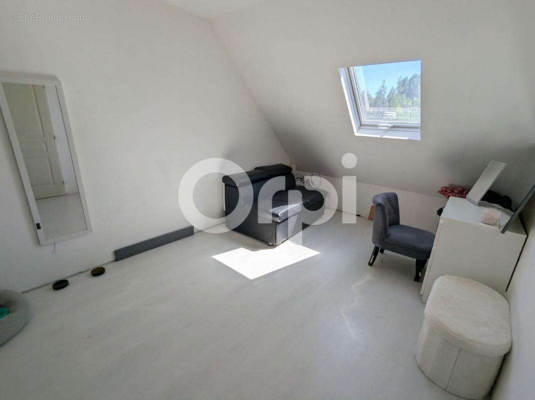 Maison 139 m², 5 chambres, et son jardin de 909 m², a vendre cuise la motte (60350) - - photo 8