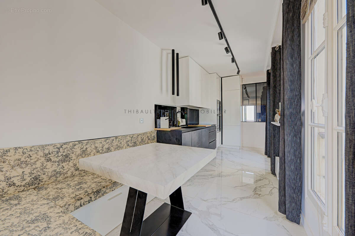 Appartement à PARIS-3E