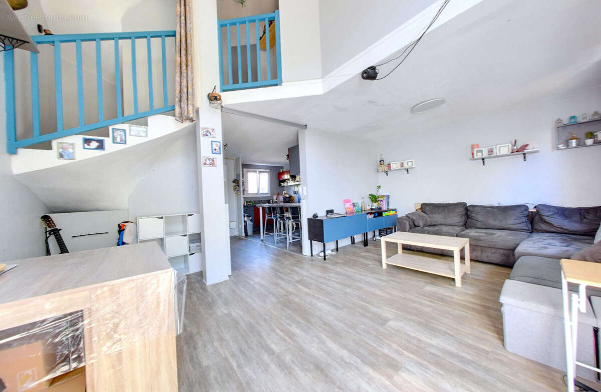 Roissy en Brie - Maison 5 chambres avec terrasse, jardin et garage - DPE C - photo 3