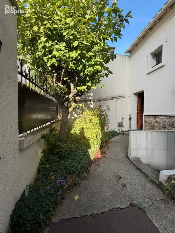 Maison a renover gare de becon les bruyeres - photo 2