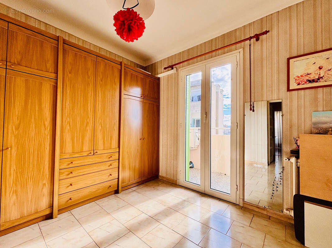 Appartement à MARSEILLE-5E