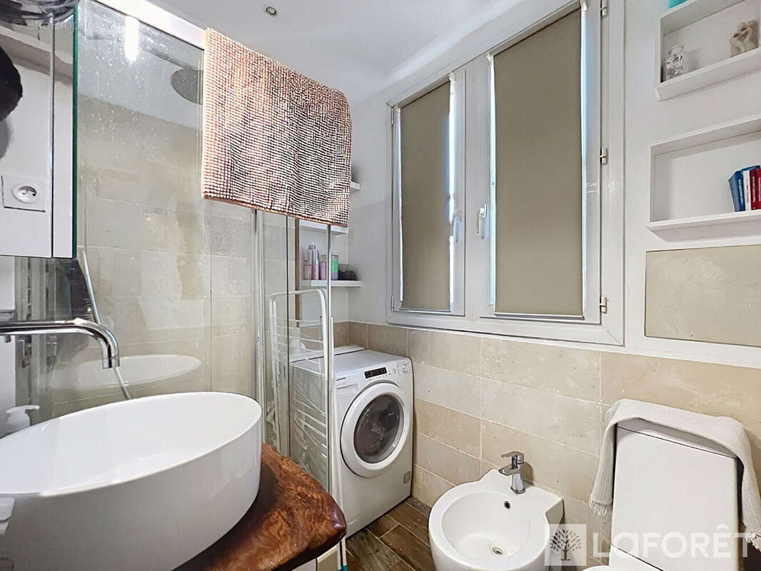 Appartement à PARIS-1E