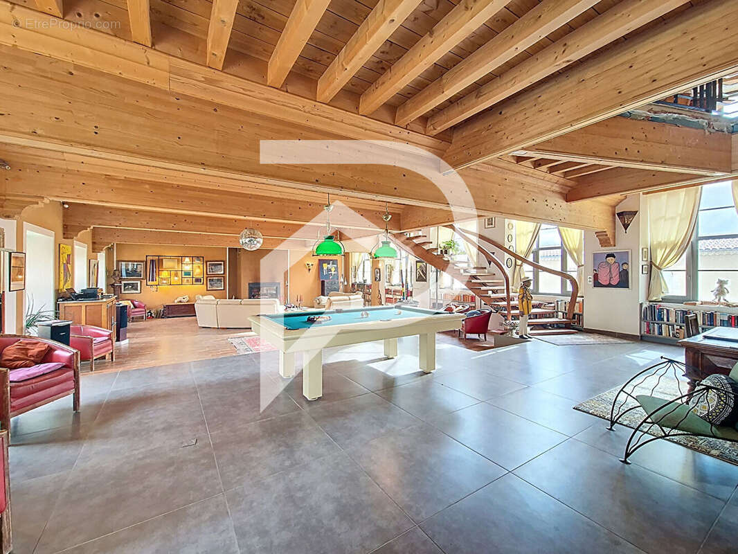 Appartement à MONTBOUCHER-SUR-JABRON