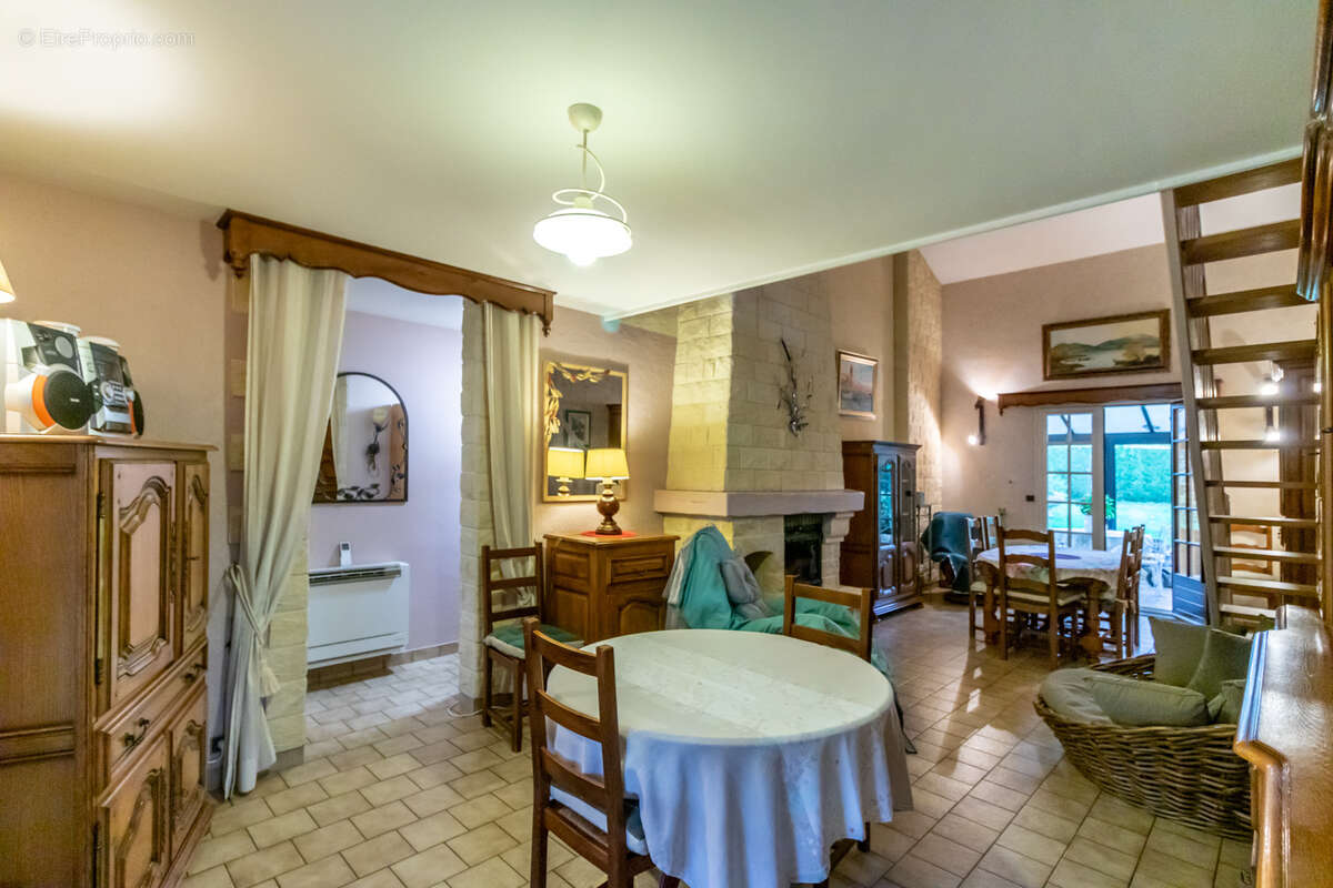 Maison à LA CHAPELLE-DES-POTS