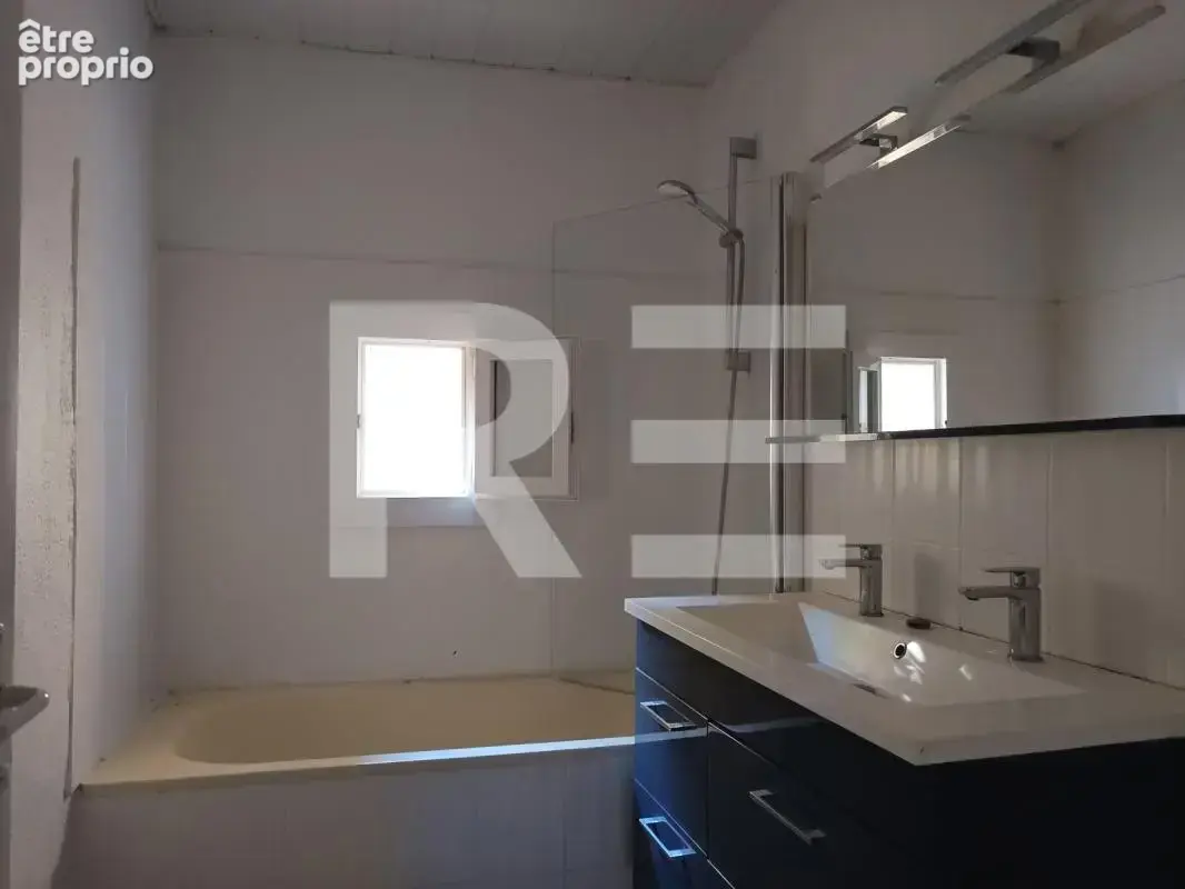 Ensemble immobilier situé dans le très beau village d'Aubais - photo 6