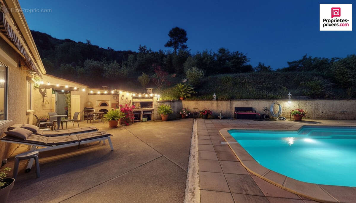 Maison à ESPARRON-DE-VERDON