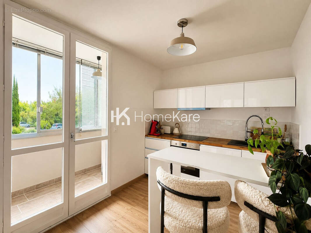 Appartement 89 m² à Cenon  - photo 4