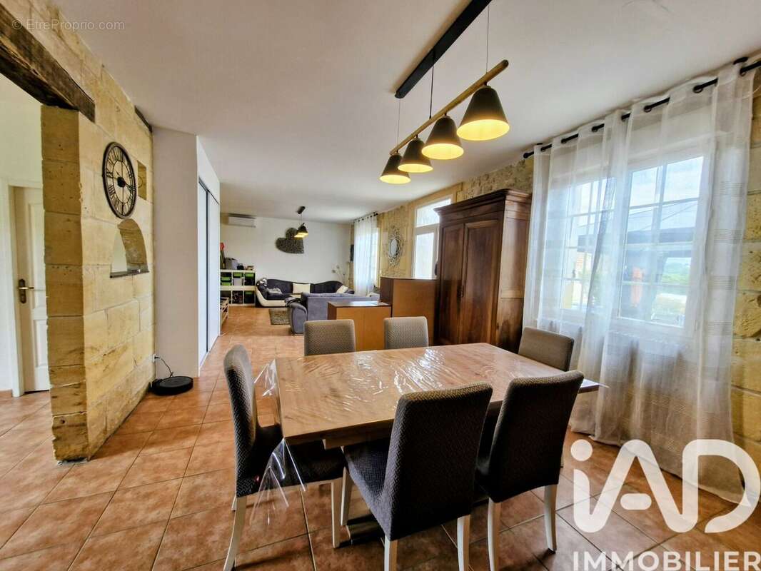 Maison 179 m² à Gageac-Et-Rouillac  - photo 8