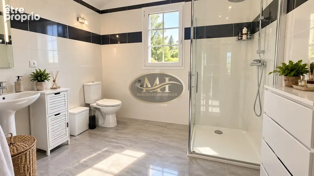 MARTIGUES   FERRIÈRES  Maison familiale rénovée de 150 m2 avec piscine et garage - photo 12
