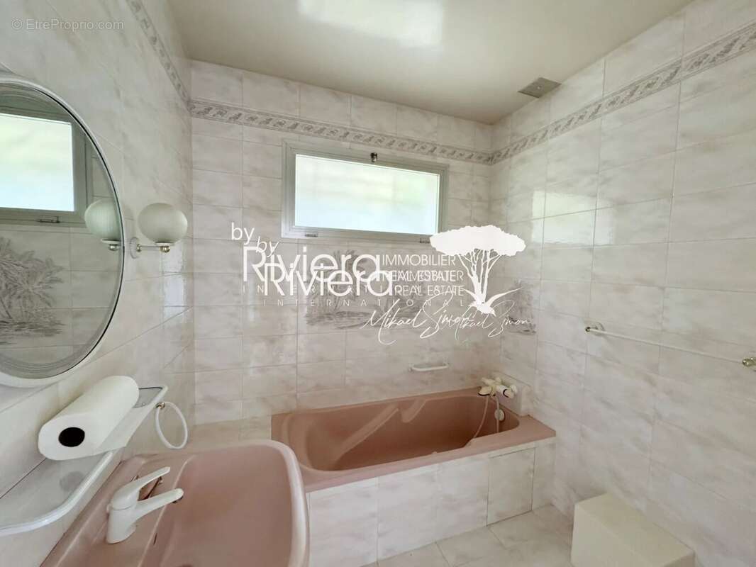 CAVALAIRE - Villa Vue Mer - 6 chambres - Double Garage. - photo 24