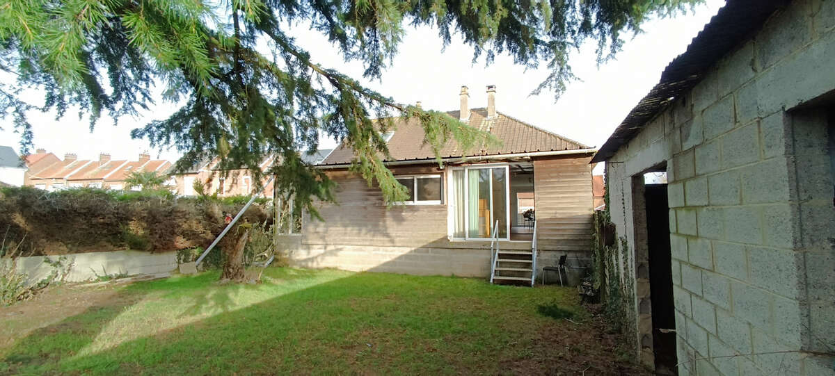 Maison à VILLERS-BRETONNEUX