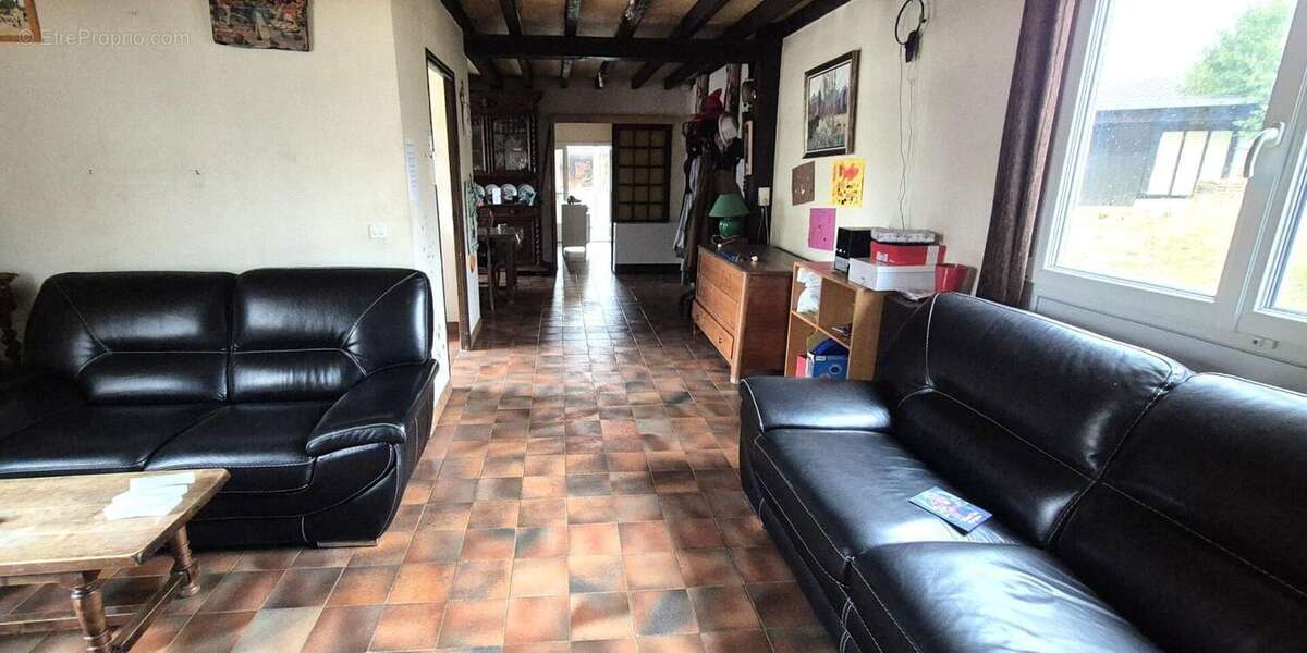 Maison à GIFFAUMONT-CHAMPAUBERT