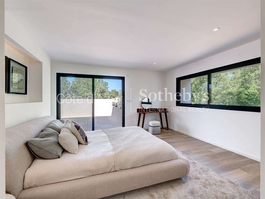 Maison à TOURRETTES