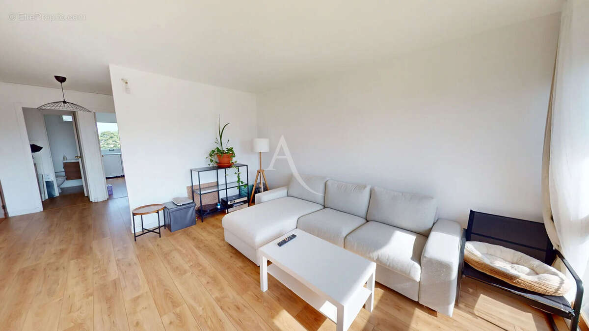 Appartement à CHILLY-MAZARIN