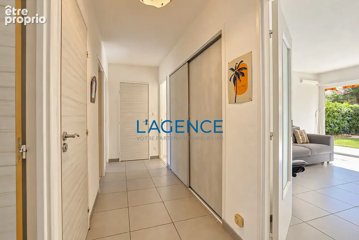 Hyères   appartement t3 de 68 m2 avec jardin privatif de 80 m2 et parkin - photo 7