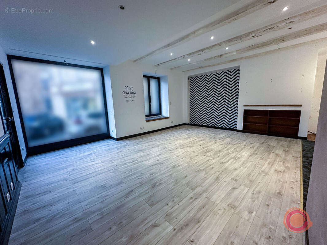 Commerce à NAUCELLE