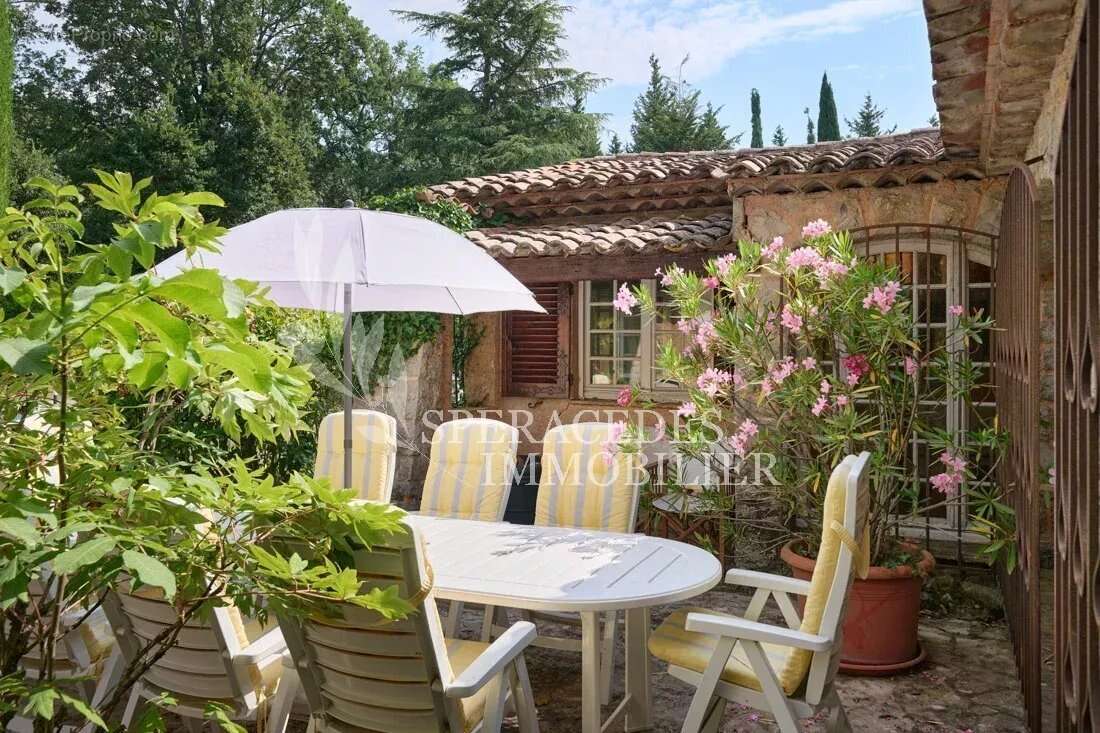 Saint-Vallier-de-Thiey - Superbe maison familiale - photo 13