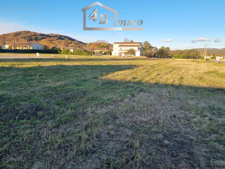 Terrain à VALLON-PONT-D&#039;ARC