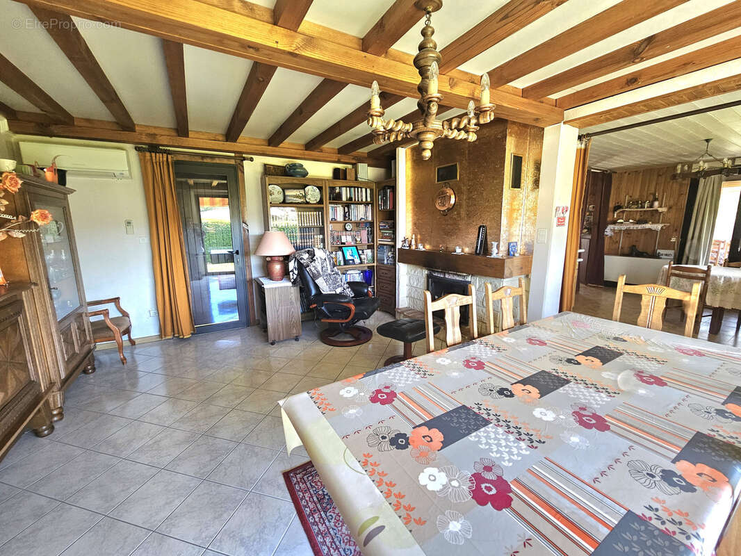 Maison à SAINT-JULIEN-EN-BORN