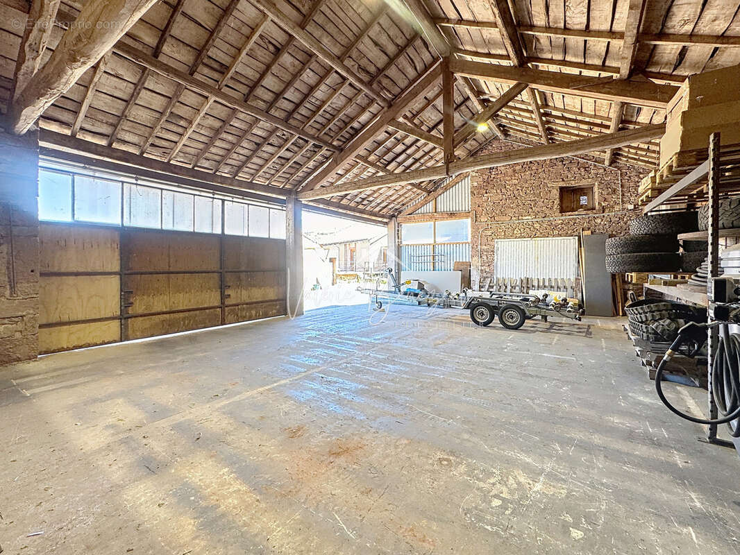 COUP DE COEUR Magnifique grange en pierres rénovée ! - photo 46