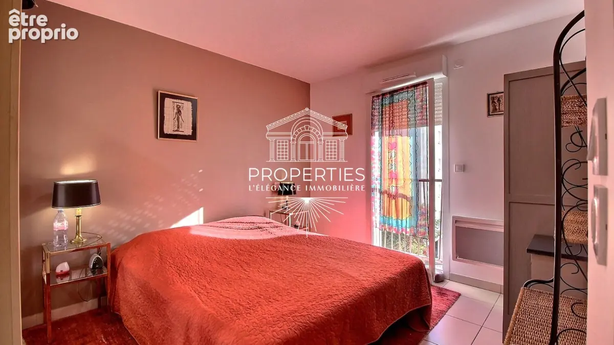 Le lavandou - t4 de 2016 - 79 m² - ascenseur - terrasse 20m² -  piscine - parking - photo 7