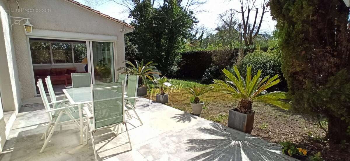 Maison 204 m² à Saint-Aubin-De-Medoc  - photo 6