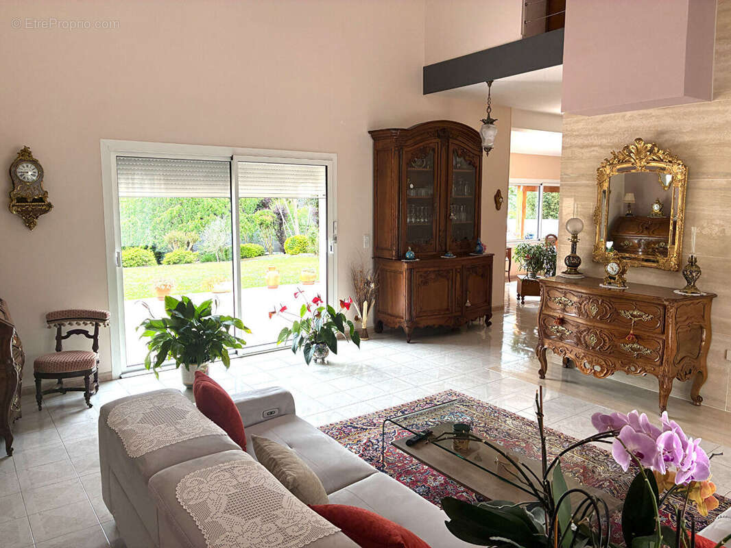 Maison à SAINTE-LIVRADE-SUR-LOT