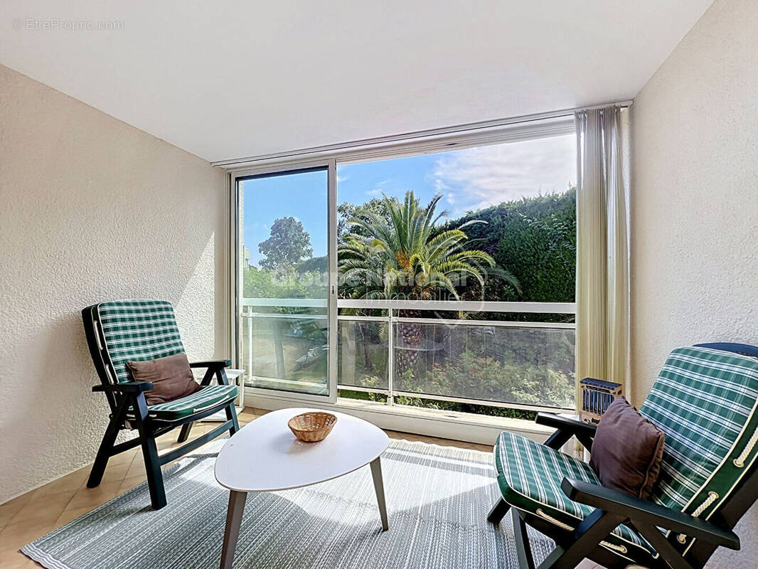 Appartement à MANDELIEU-LA-NAPOULE