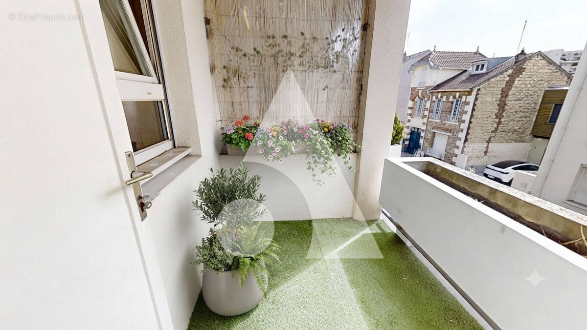 Appartement à LA GARENNE-COLOMBES